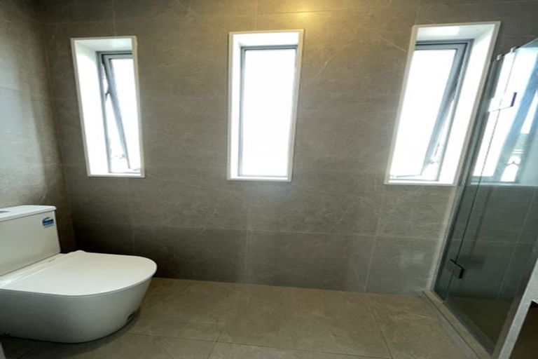 Photo of property in 28a Bruce Road, Glenfield, Auckland, 0629