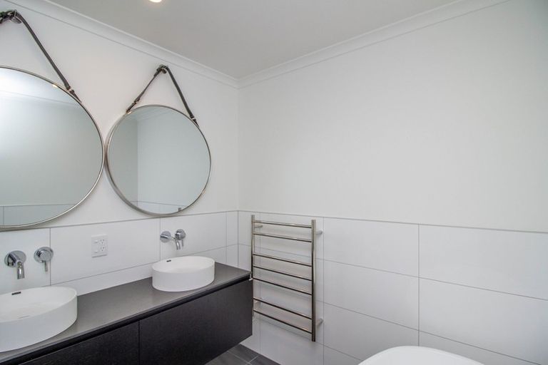 Photo of property in 3 Lucern Lane, Petone, Lower Hutt, 5012