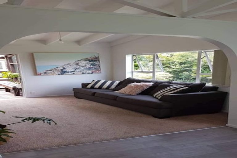 Photo of property in 6c Waterloo Place, Westown, New Plymouth, 4310