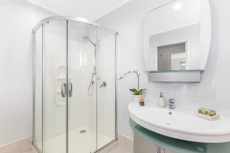 Photo of property in 28 Mercury Way, Whitby, Porirua, 5024