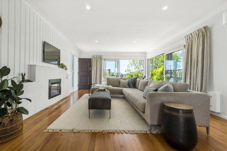 Photo of property in 1/33 Exmouth Road, Northcote, Auckland, 0627