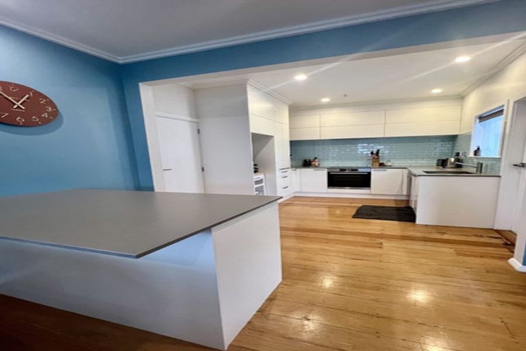 Photo of property in 11 Clifford Road, Johnsonville, Wellington, 6037