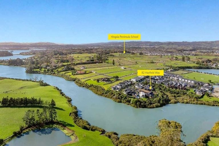 Photo of property in 82 Hayfield Way, Karaka, Papakura, 2113