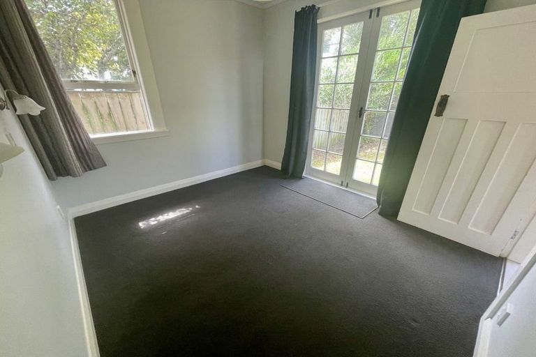 Photo of property in 23 Severn Street, Island Bay, Wellington, 6023