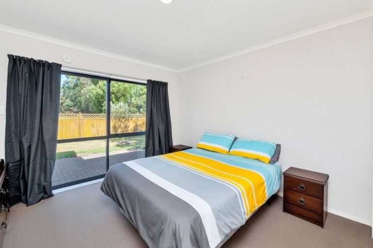 Photo of property in 19 Ashkirk Place, Wattle Downs, Auckland, 2103