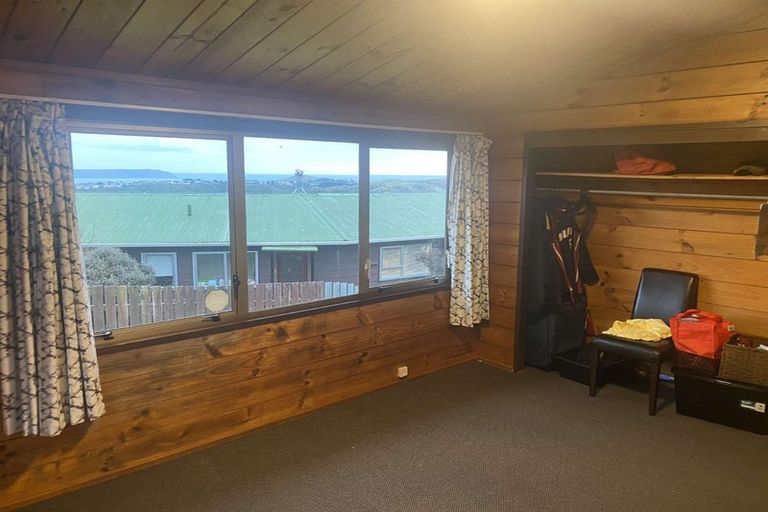 Photo of property in 101 Conclusion Street, Ascot Park, Porirua, 5024