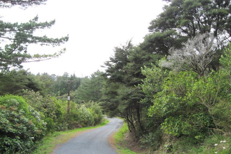 Photo of property in 23 Te Henga Road, Waitakere, Henderson, 0781