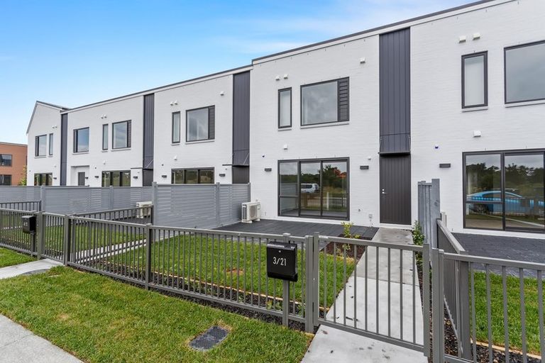 Photo of property in 3/21 Boyes Avenue, Whenuapai, Auckland, 0618