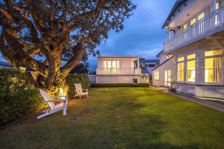 Photo of property in 33 Ferry Street, Seatoun, Wellington, 6022