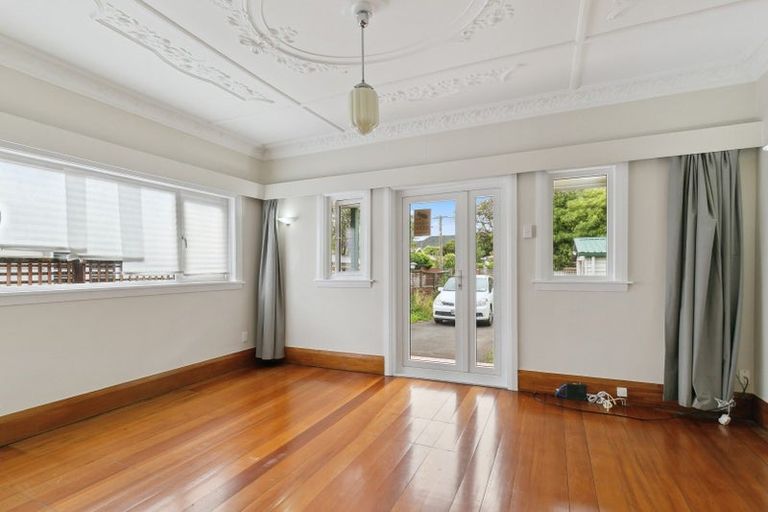 Photo of property in 33 Collingwood Street, Waterloo, Lower Hutt, 5011
