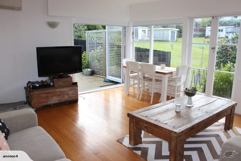 Photo of property in 1/4 Margaret Place, Milford, Auckland, 0620