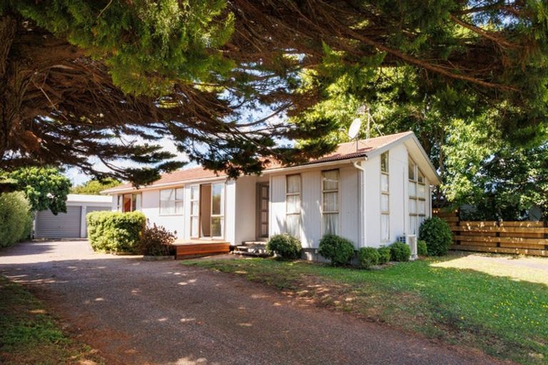 Photo of property in 3 Escort Grove, Awapuni, Palmerston North, 4412