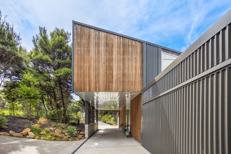 Photo of property in 3 Bush Point Road, Kerikeri, 0294