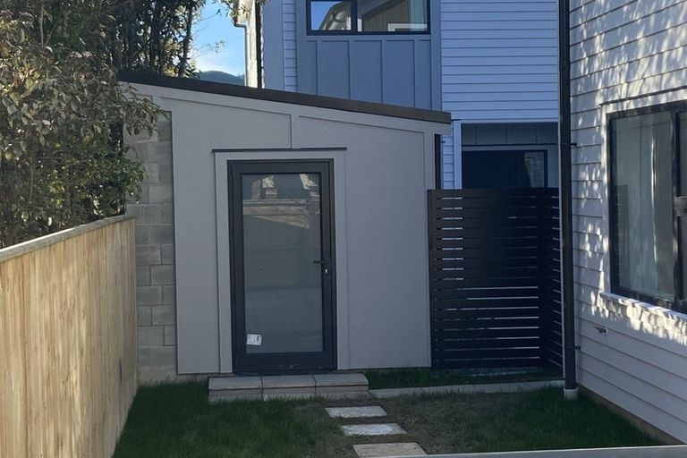 Photo of property in 1/1105 Fergusson Drive, Clouston Park, Upper Hutt, 5018