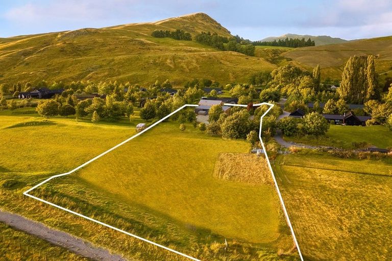 Photo of property in 10 Ellen Johnson Terrace, Lake Hayes, Queenstown, 9371