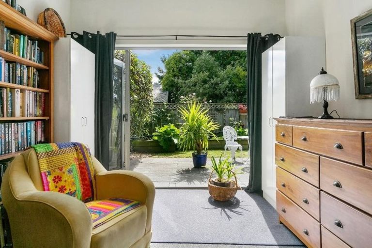 Photo of property in 15 Parata Street, Two Mile Bay, Taupo, 3330