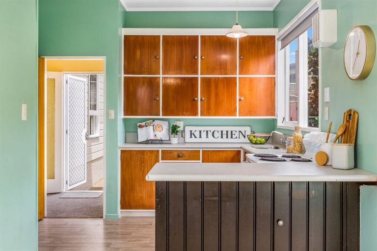 Photo of property in 4 Mervyn Place, Plimmerton, Porirua, 5026