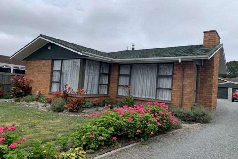 Photo of property in 135 Yaldhurst Road, Sockburn, Christchurch, 8042