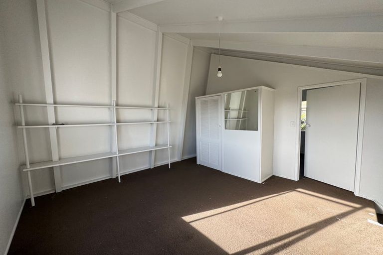 Photo of property in 18 Pemberton Avenue, Bayview, Auckland, 0629