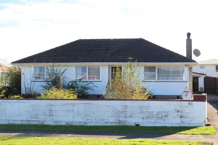 Photo of property in 33 Cheviot Street, Mangere East, Auckland, 2024