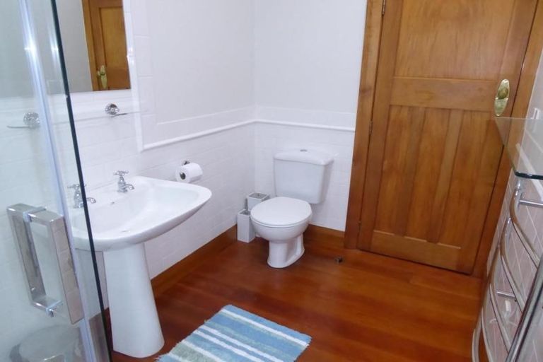 Photo of property in 53 Nevay Road, Miramar, Wellington, 6022