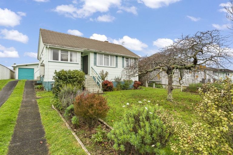 Photo of property in 27 Ashford Avenue, Hokowhitu, Palmerston North, 4410