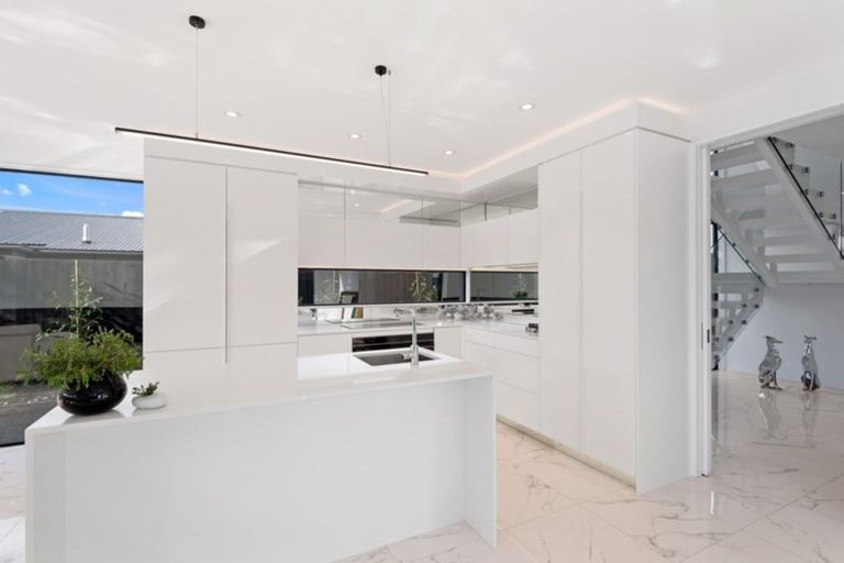 Photo of property in 74 Merivale Lane, Merivale, Christchurch, 8014