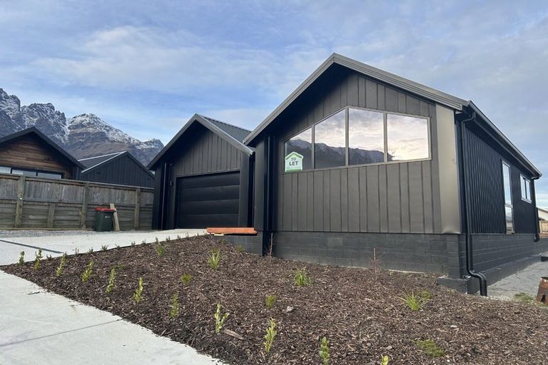Photo of property in 45 Shepherd Road, Jacks Point, Queenstown, 9371