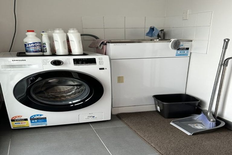 Photo of property in 1/49 Litten Road, Cockle Bay, Auckland, 2014