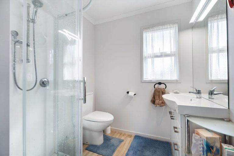 Photo of property in 46 Franklin Road, Paparoa, 0571