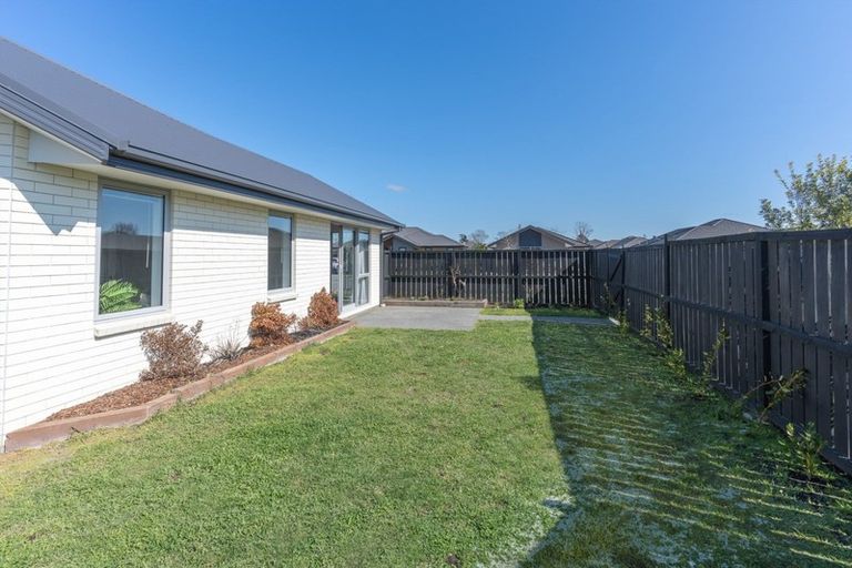 Photo of property in 37 Dunlops Crescent, Bottle Lake, Christchurch, 8083