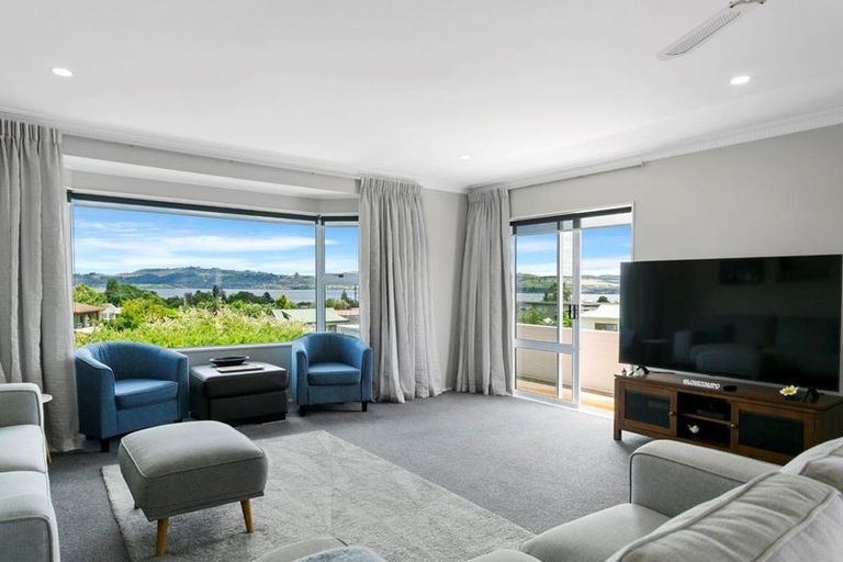 Photo of property in 2 Golders Place, Richmond Heights, Taupo, 3330