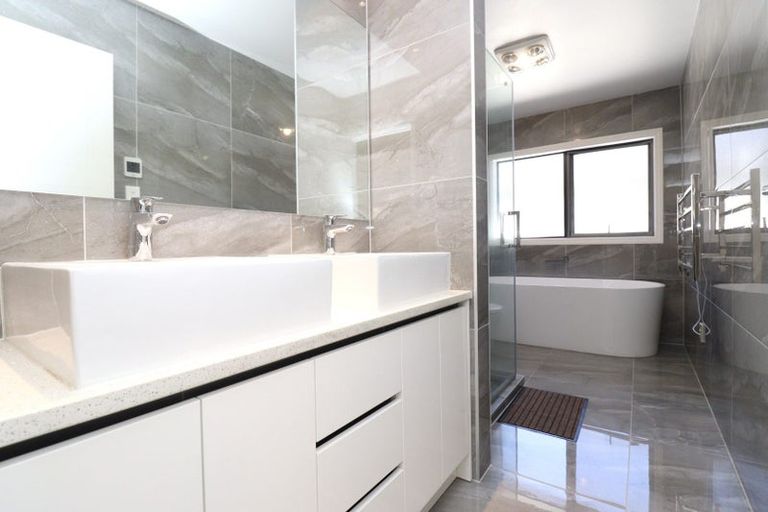 Photo of property in 6 Mcquoids Road, Flat Bush, Auckland, 2019