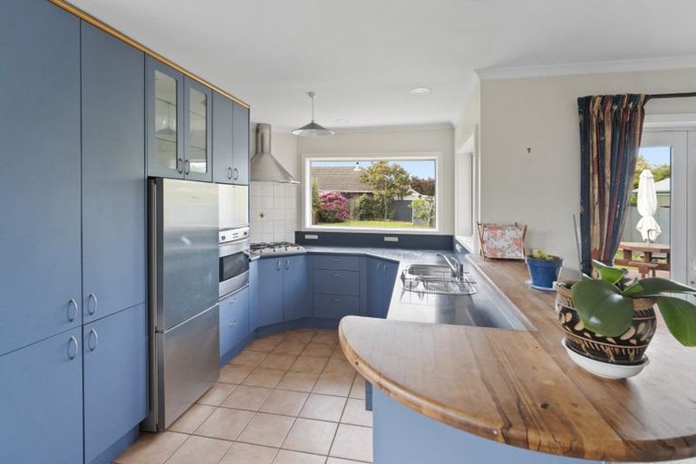 Photo of property in 43 Daniels Road, Redwood, Christchurch, 8051