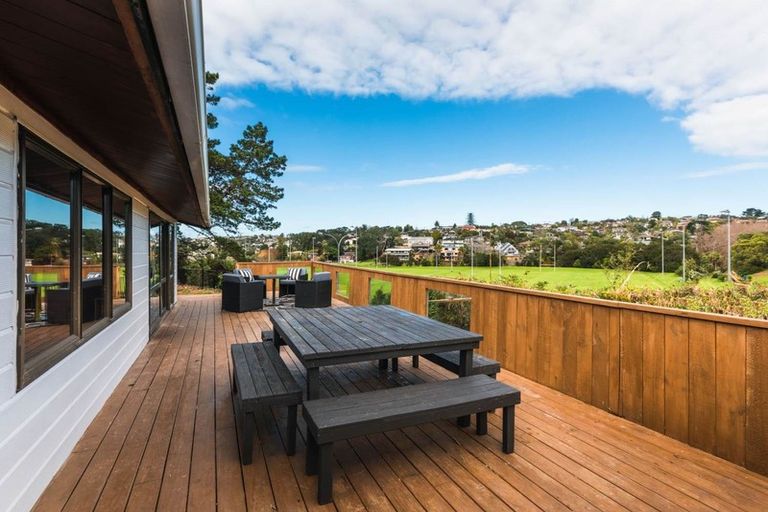 Photo of property in 16 Woodlands Crescent, Browns Bay, Auckland, 0630