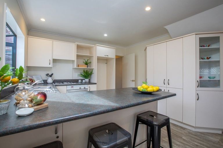 Photo of property in 2/49 Ranui Terrace, Tawa, Wellington, 5028