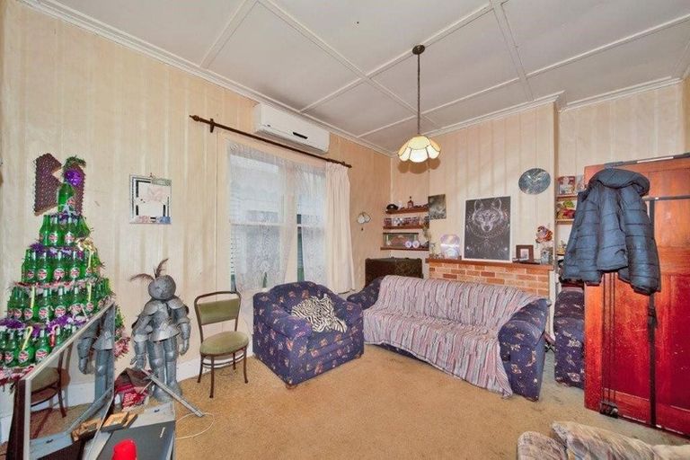 Photo of property in 18 Vogel Street, Hawera, 4610