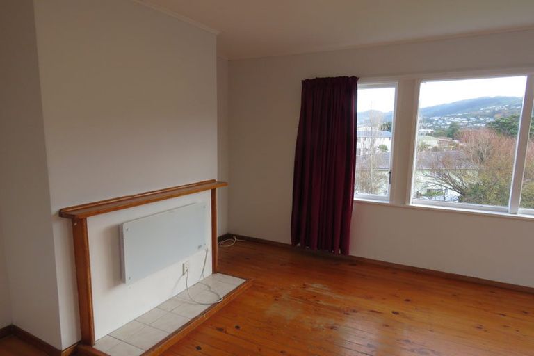 Photo of property in 34 Roberts Street, Tawa, Wellington, 5028