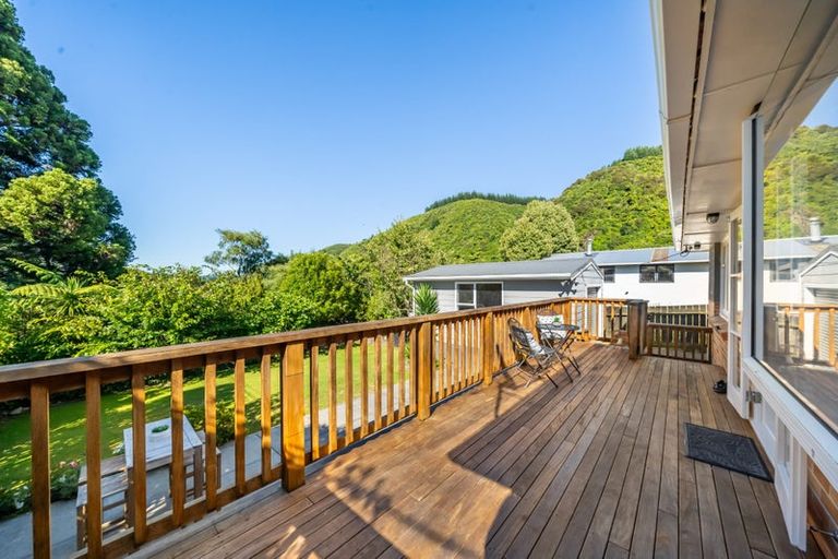 Photo of property in 10 Gillespies Road, Birchville, Upper Hutt, 5018
