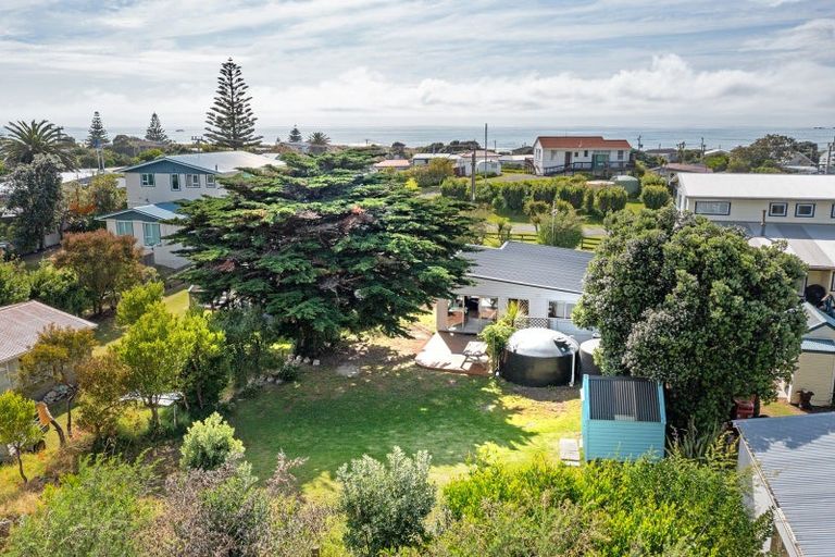 Photo of property in 56 Pinedale Crescent, Riversdale Beach, Masterton, 5872