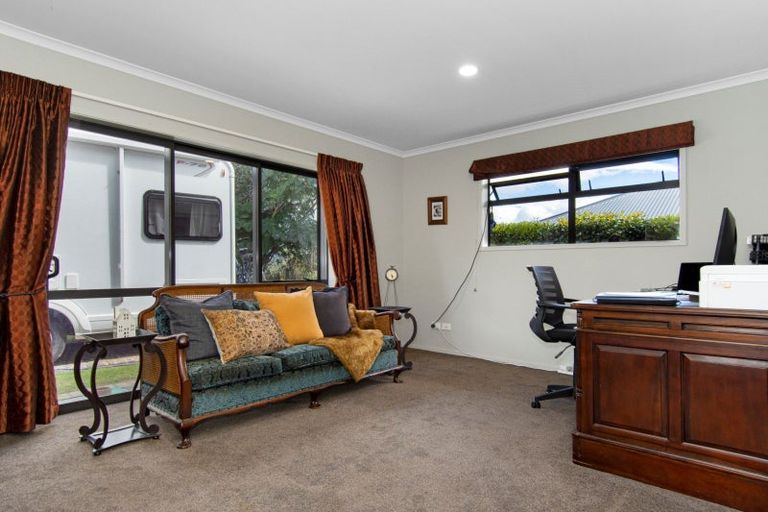 Photo of property in 14 Olive Close, Omokoroa, 3114