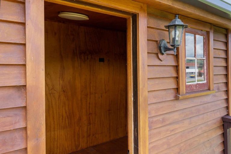 Photo of property in 8 Cargill Street, Owaka, 9535