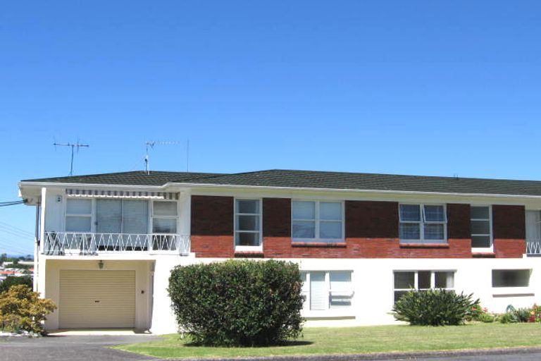 Photo of property in 5/2 Argyle Terrace, Milford, Auckland, 0620