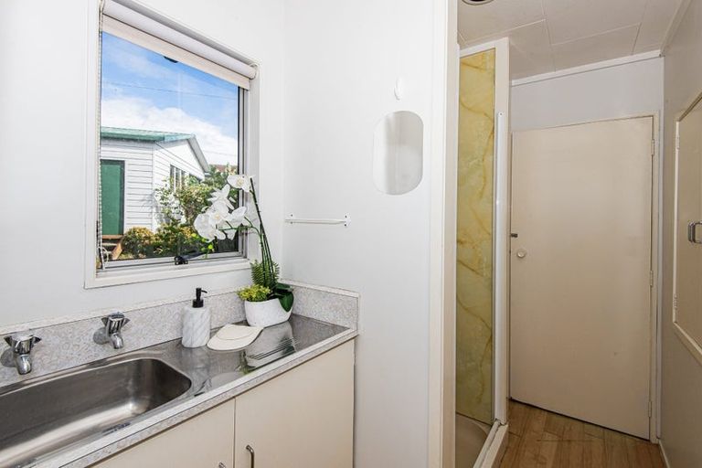 Photo of property in 25 Wolfe Street, Regent, Whangarei, 0112