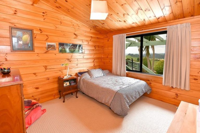 Photo of property in 535 Peak Road, Helensville, 0875