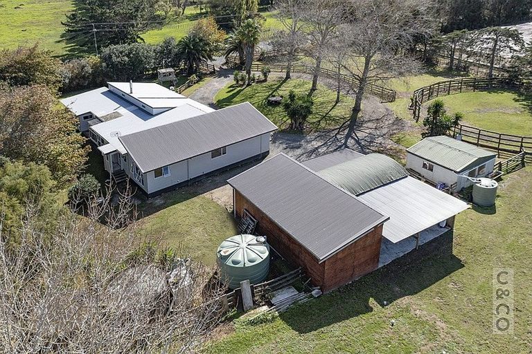 Photo of property in 2246 State Highway 16, Helensville, 0875