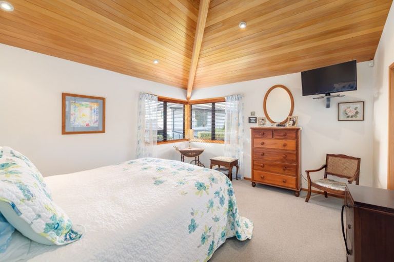 Photo of property in 43 Cannon Hill Crescent, Mount Pleasant, Christchurch, 8081