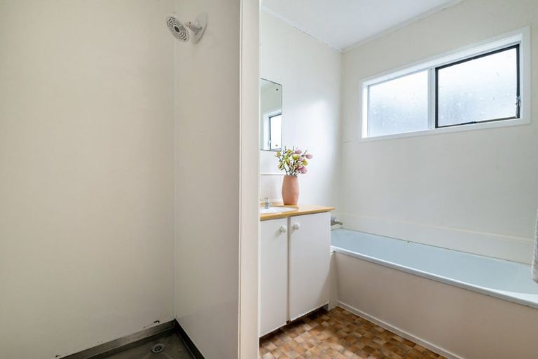 Photo of property in 2/3 Northwick Place, Hillcrest, Auckland, 0627