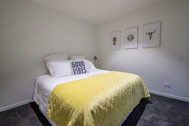 Photo of property in 11b Saint Peters Place, Queenstown, 9300