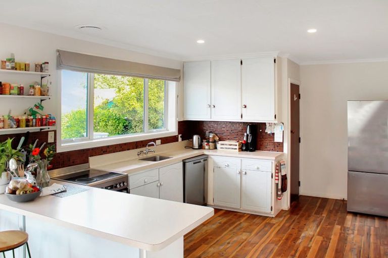 Photo of property in 3 Mirfield Place, Russley, Christchurch, 8042